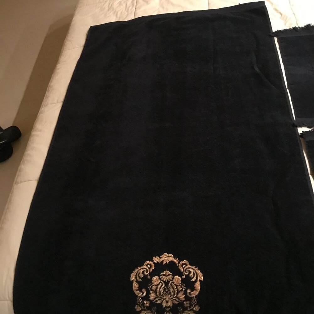 Towels by AVANTI. Avanti look Decorative VINTAGE 1995. NEW Set of 4. - Picture 4 of 5